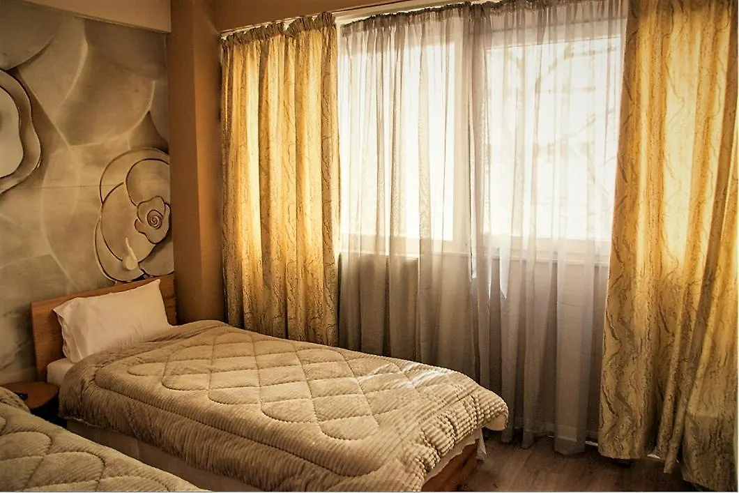 Jukebox Suite 2 Bedrooms - Big Balcony Thessaloniki Apartment